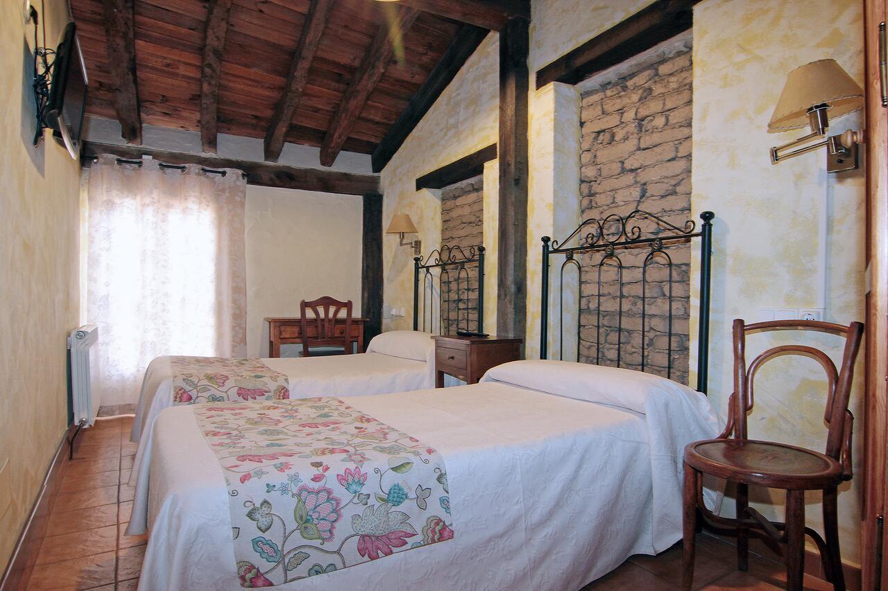 Hotel Rural Los Abuelos Монтемайор-де-Пилилья Экстерьер фото