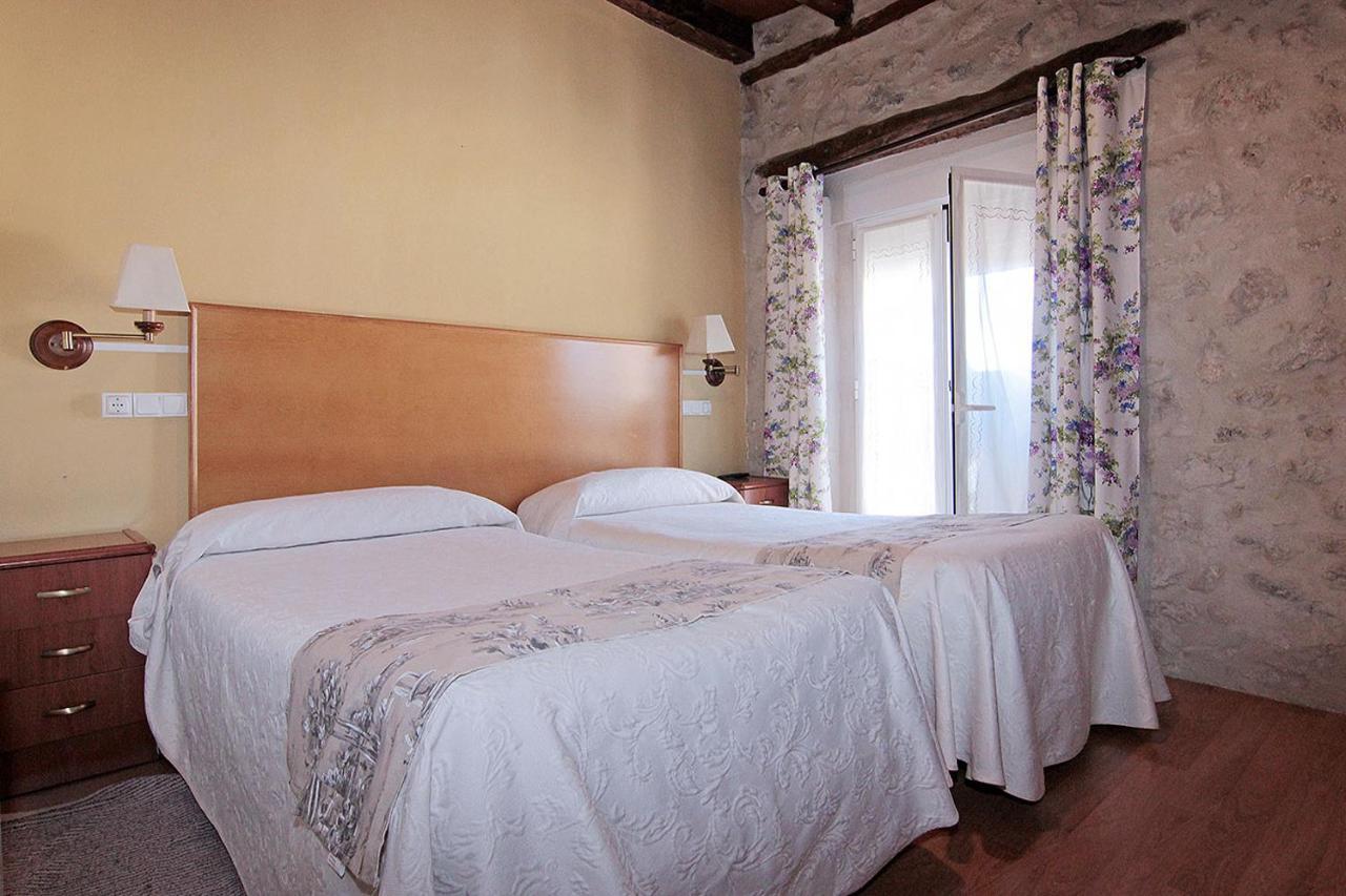 Hotel Rural Los Abuelos Монтемайор-де-Пилилья Экстерьер фото